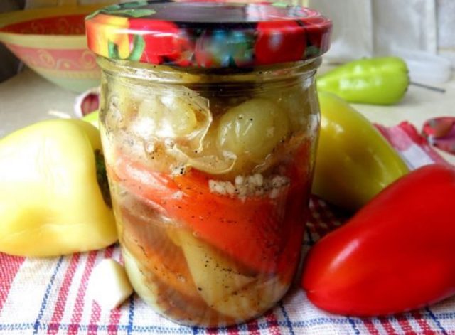 Sweet peppers in honey filling for the winter: yummy, Lick your fingers, delicious recipes for blanks