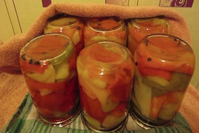 Sweet peppers in honey filling for the winter: yummy, Lick your fingers, delicious recipes for blanks