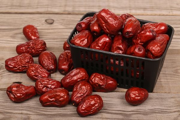 The benefits and harms of dates for the body of women, men, children + composition, calorie content, rules for selection, storage, use