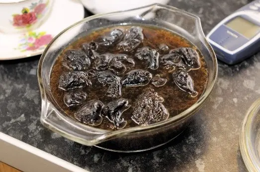 The benefits and harms of prunes