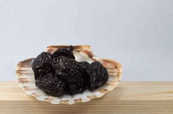 The benefits and harms of prunes