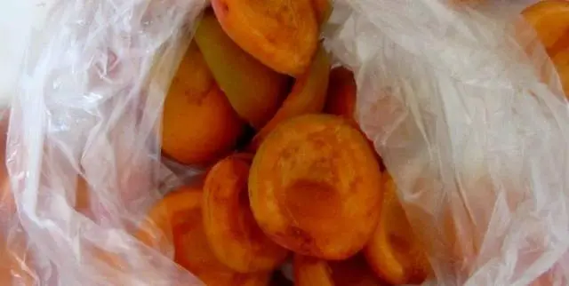 The benefits of apricots for the human body: men, women, pregnant women