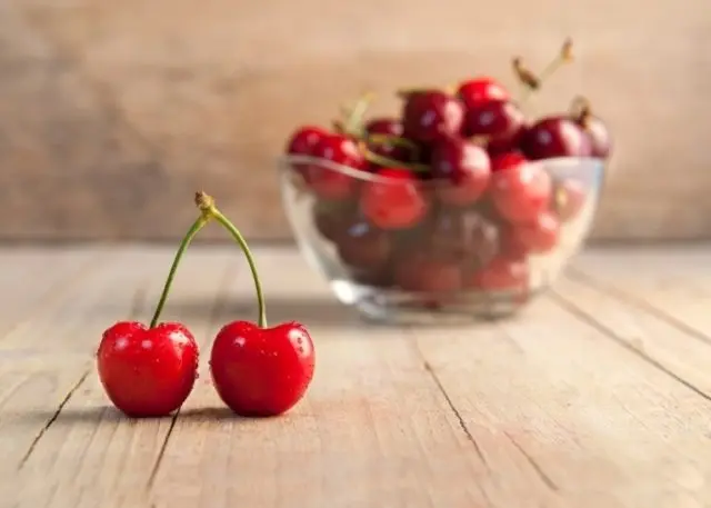 The benefits of cherries during pregnancy and breastfeeding: vitamin content, what are the benefits of fresh, frozen berries