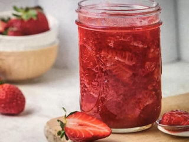 The best and simple strawberry confiture recipes for the winter