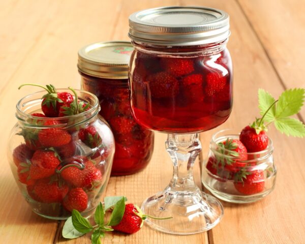 The best and simple strawberry confiture recipes for the winter