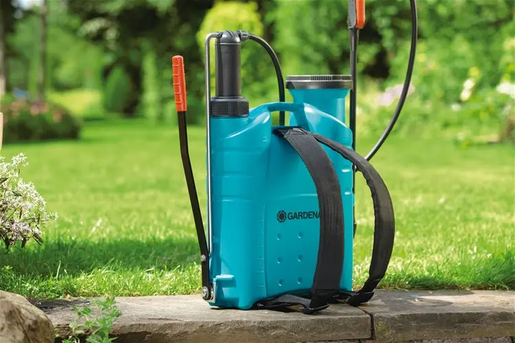 The best garden sprayer: rating 2022 (manual, battery, gasoline), options for choosing a sprayer