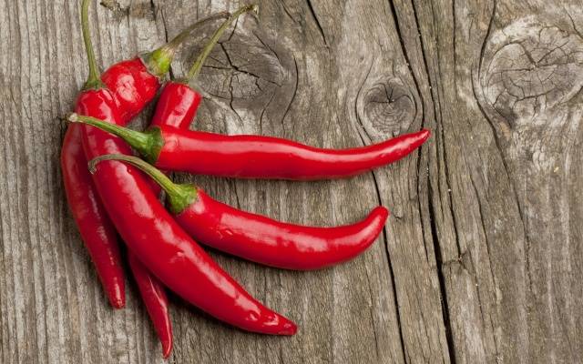 The best varieties of hot red pepper: benefits, cultivation