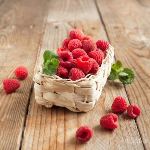 The best varieties of raspberries with photos and descriptions