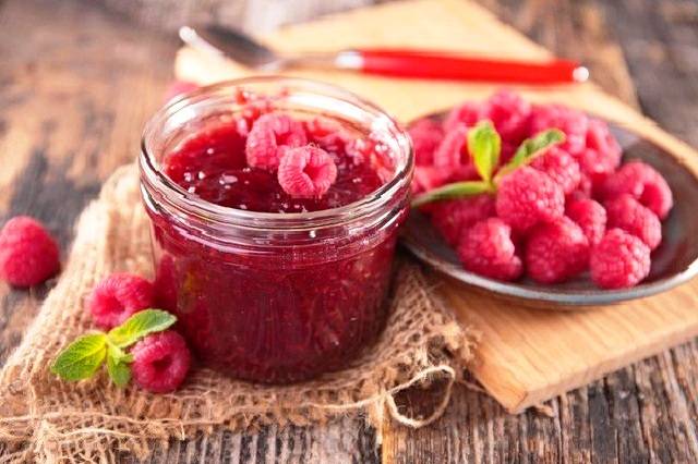 The best varieties of raspberries with photos and descriptions