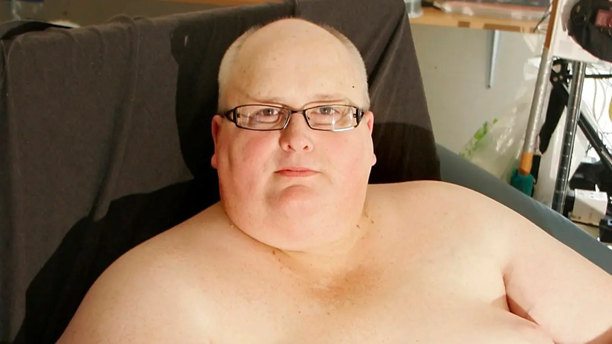 The heaviest man in the world fights for his health