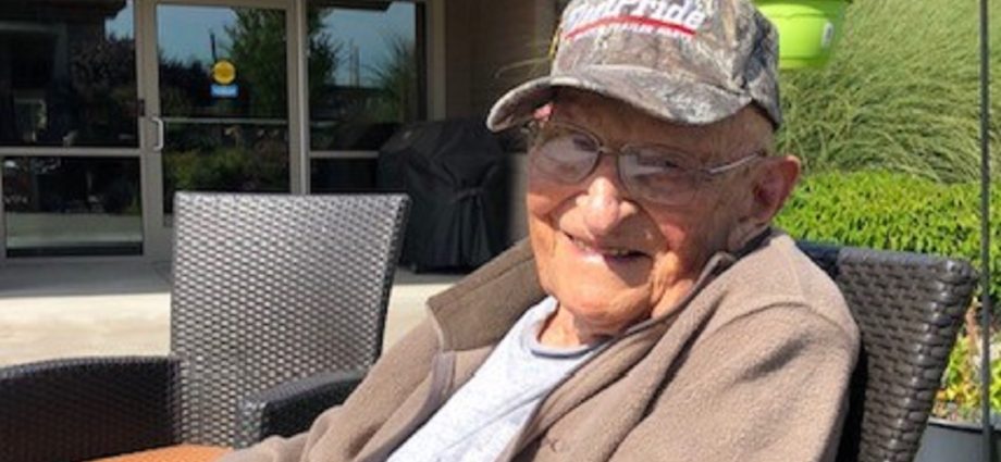 The oldest man to recover from coronavirus infection. She is 104 years old