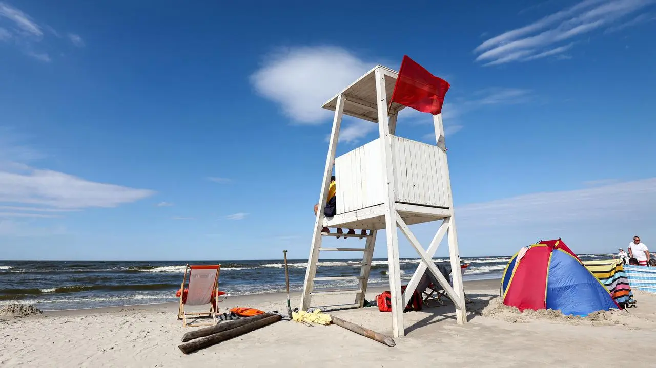 The surf in Jantar took people away. The lifeguard explains why