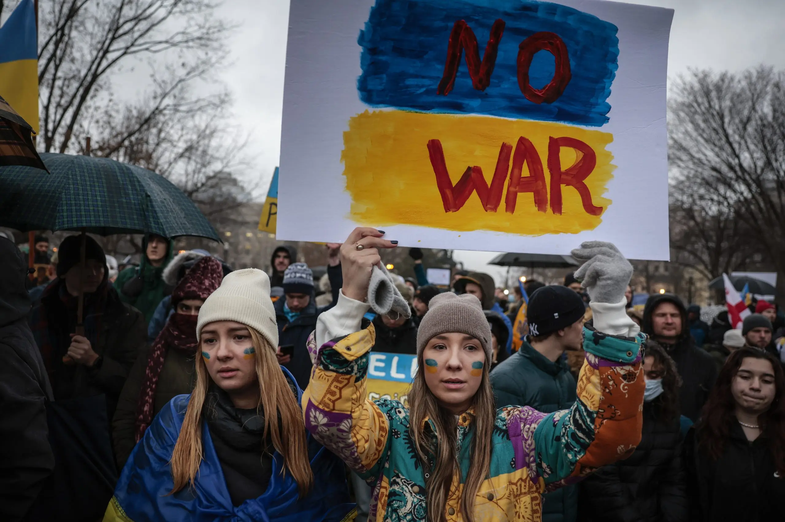 The world is helping the people of Ukraine. What kind of support goes to people?