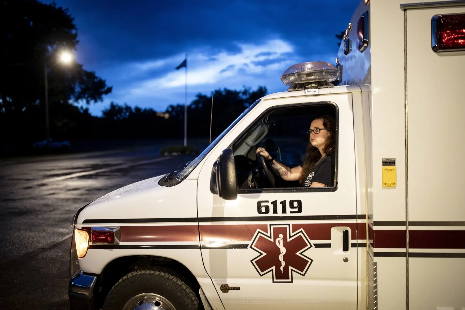 There is a shortage of willing rescuers to work in ambulances