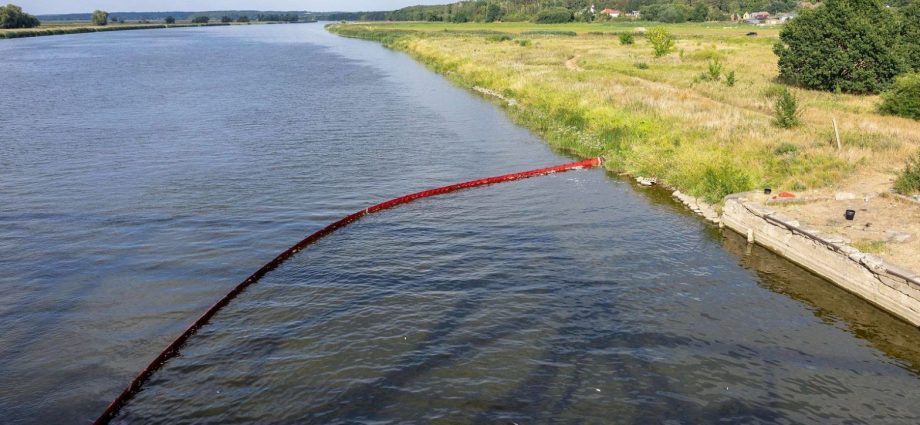 They had contact with the water from the Odra River. &#8220;Hell skin, itchy&#8221;