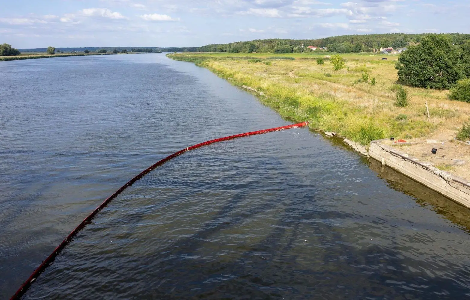 They had contact with the water from the Odra River. &#8220;Hell skin, itchy&#8221;