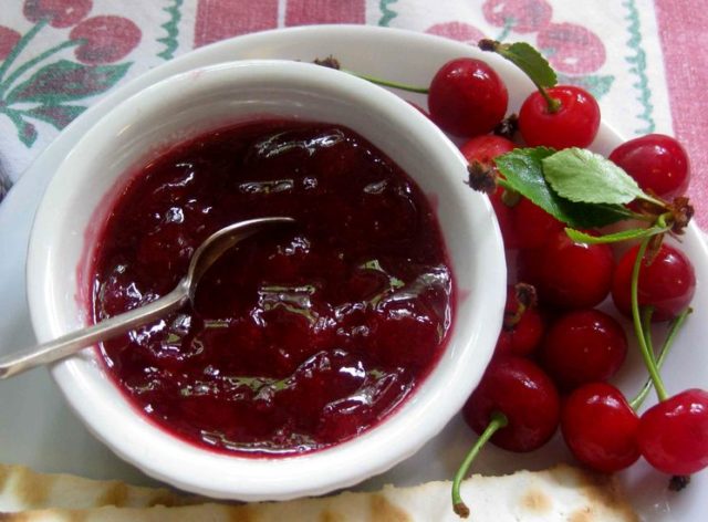 Thick pitted cherry jam: recipes for the winter at home