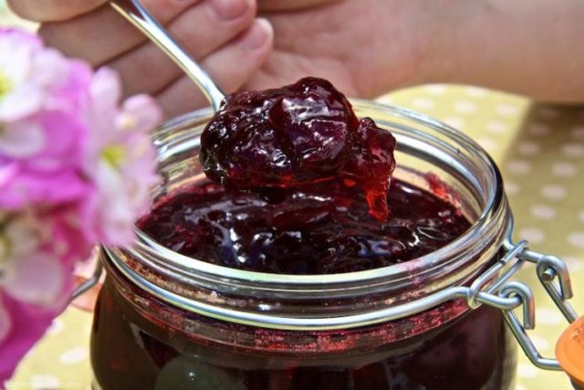 Thick pitted cherry jam: recipes for the winter at home