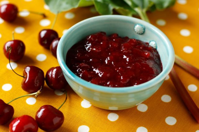 Thick pitted cherry jam: recipes for the winter at home