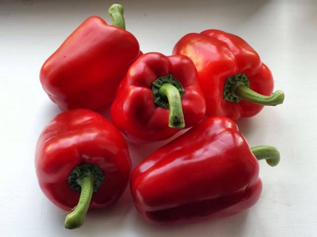 Thick-walled varieties of pepper for open ground 