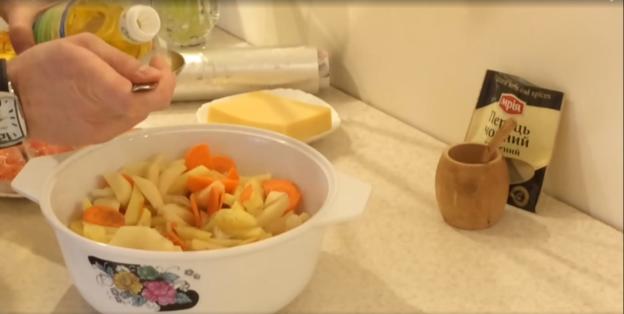 Tilapia baked with vegetables in the oven: under cheese, in foil, in cream sauce