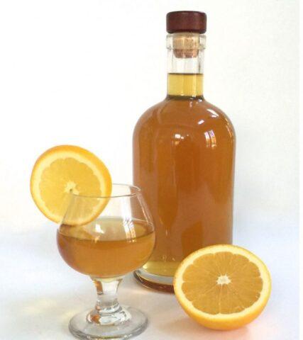 Tincture on oranges and orange peels on alcohol