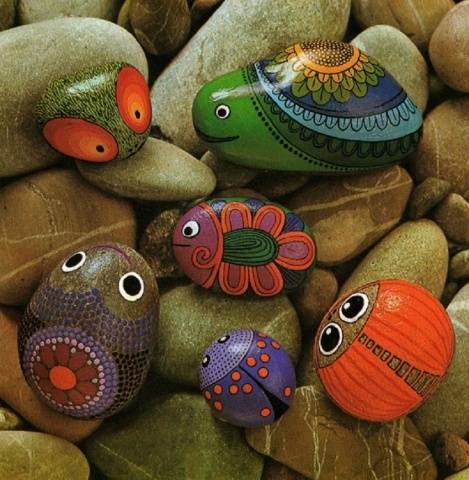 To help novice artists &#8211; we paint stones with acrylic paints  