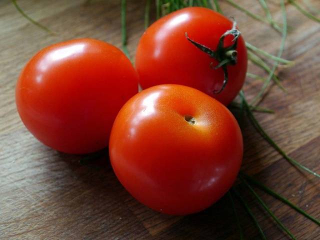 Tomato Snowdrop: characteristics, productivity