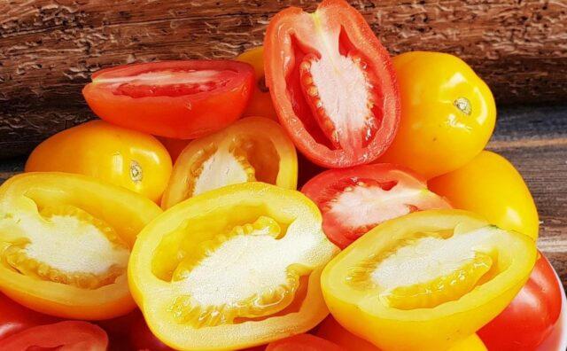 Tomato variety Slivka Bendrik: yellow, red, photos, reviews, who planted