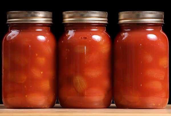 Tomatoes in own juice with tomato paste