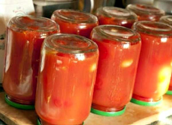 Tomatoes in own juice with tomato paste