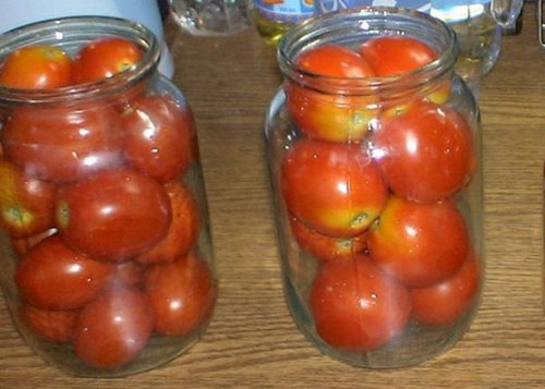 Tomatoes in their own juice without sterilization