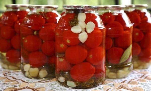 Tomatoes with carrot tops