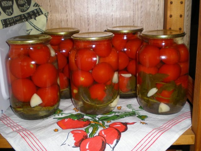 Tomatoes with celery