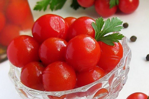 Tomatoes with cinnamon