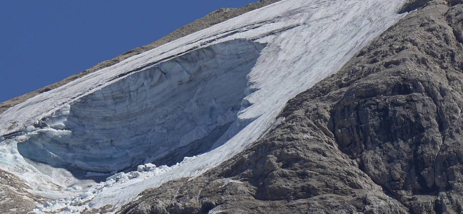 Tragedy in the Dolomites. What are the chances of a man in an avalanche? Key 18 mins