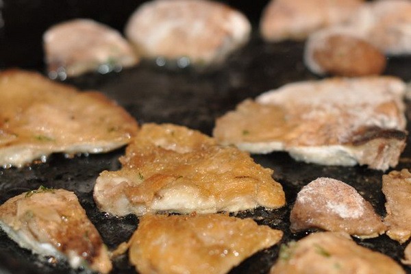 Umbrella mushrooms fried in batter