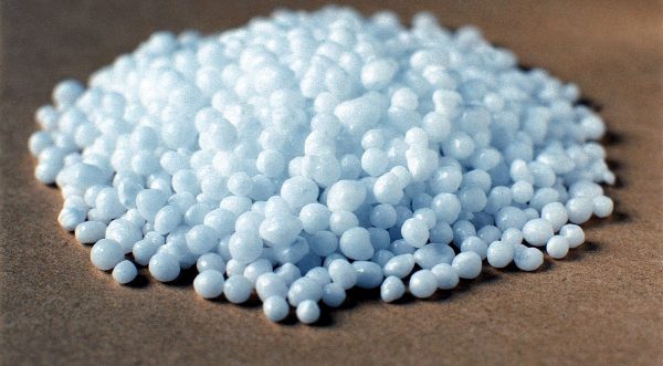 Urea: application of fertilizer in the garden, methods of use