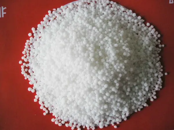 Urea: application of fertilizer in the garden, methods of use