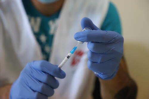 USA: Patients were given an empty injection instead of the COVID-19 vaccine