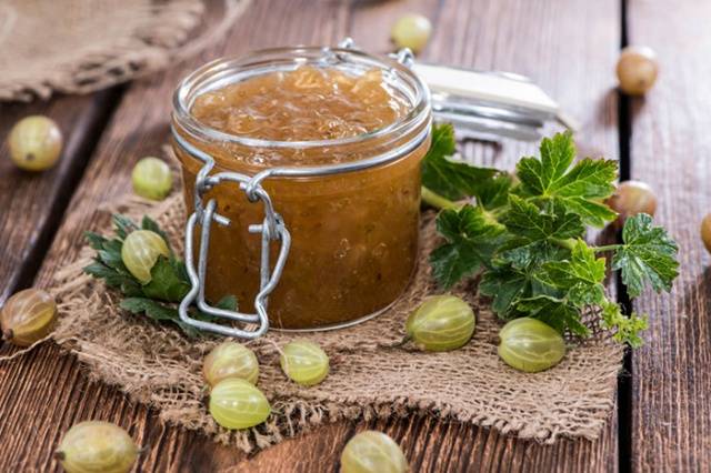 Useful properties and contraindications of gooseberries