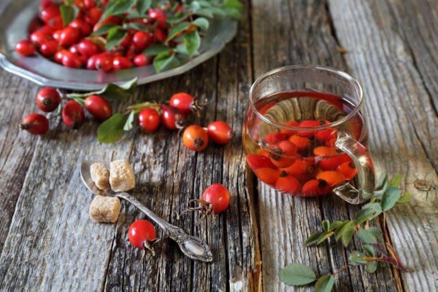 Useful properties of rose hips for weight loss: for women, reviews