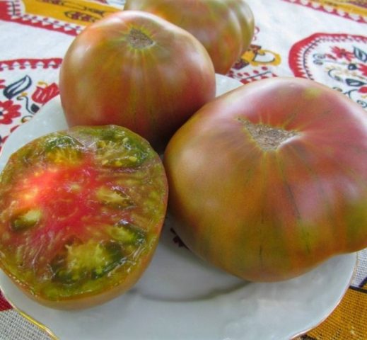 Varieties of black tomatoes with photos and descriptions