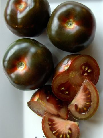 Varieties of black tomatoes with photos and descriptions