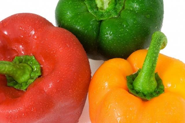 Varieties of peppers Star of the East: Tangerine, Giant, White in red, Red, Yellow, Chocolate