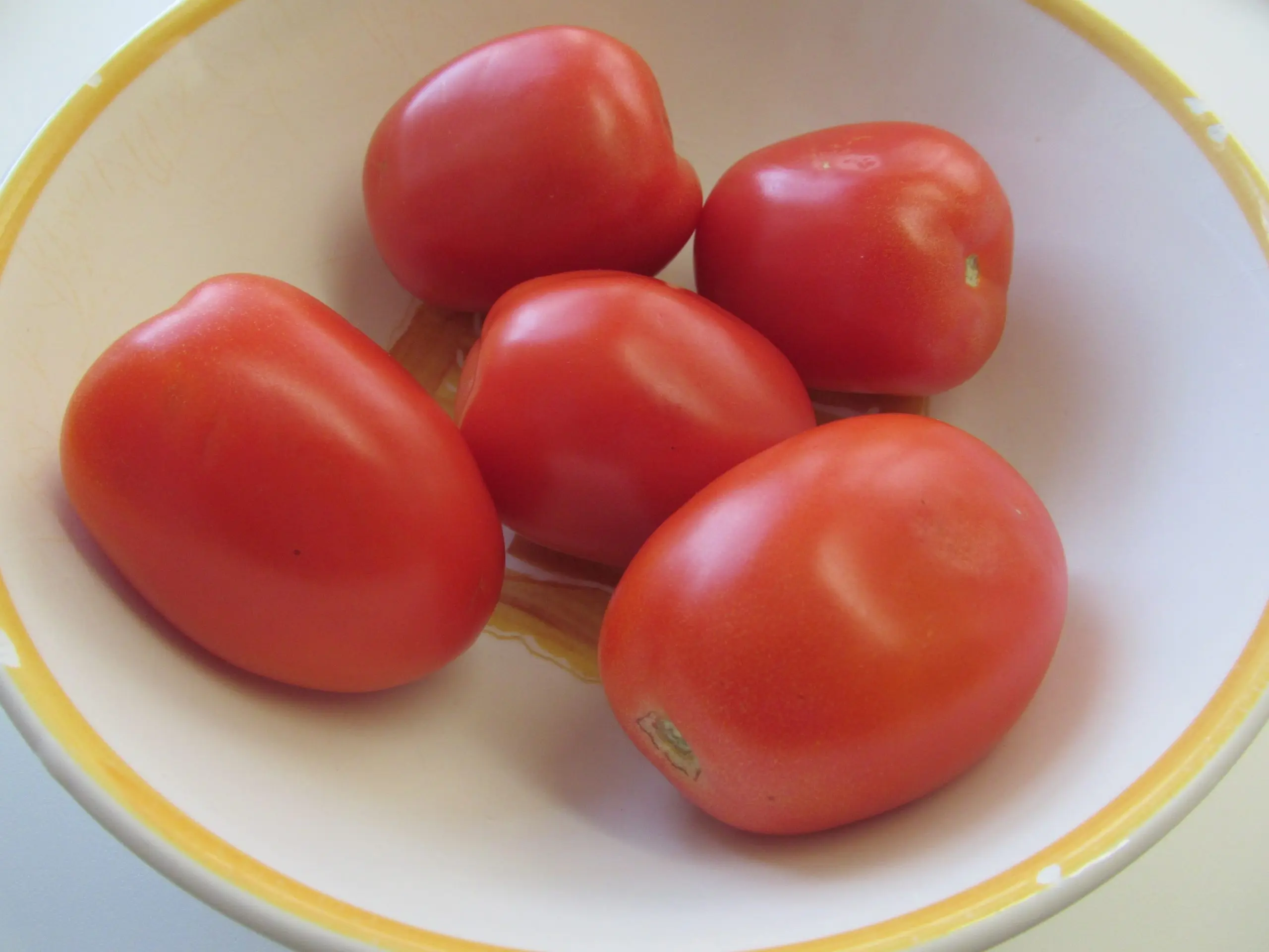 Varieties of plum tomatoes