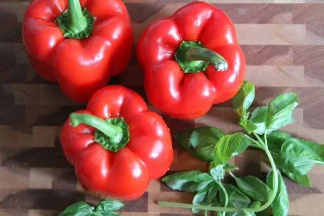 Varieties of red sweet long pepper