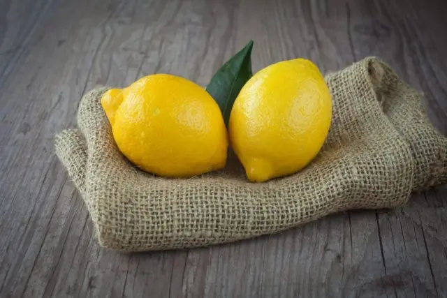 Water with lemon for weight loss: reviews and recipes