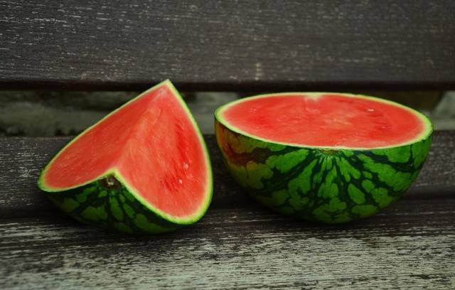 Watermelon wine at home: a simple recipe