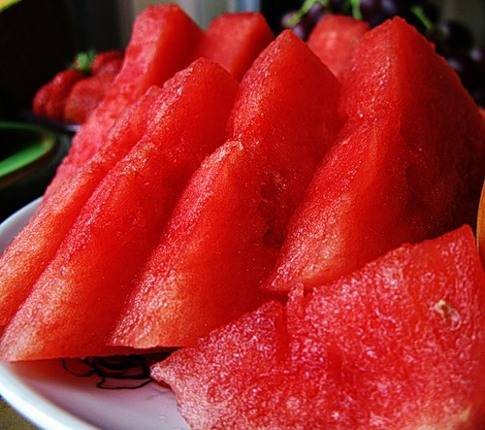 Watermelon wine at home: a simple recipe